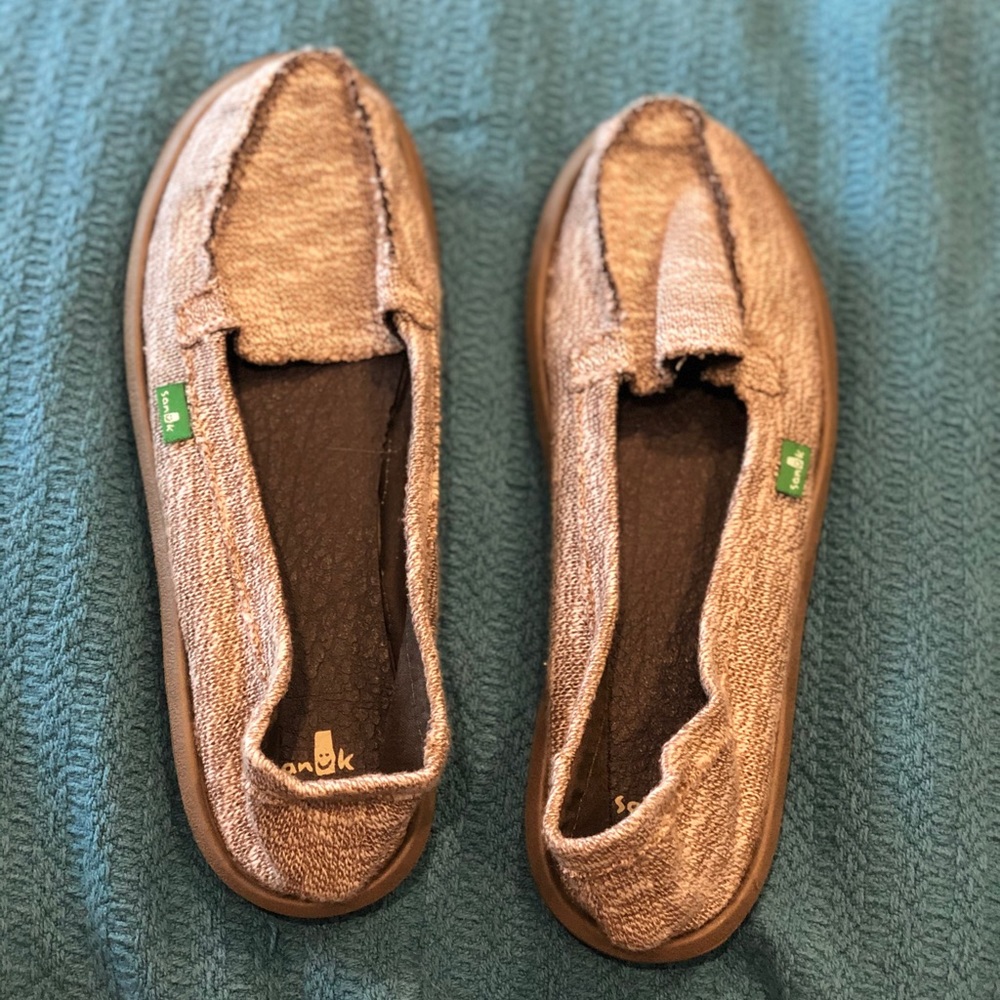 Womens Sanuks Size 9